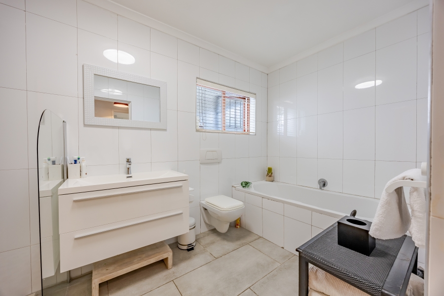 3 Bedroom Property for Sale in Edgemead Western Cape